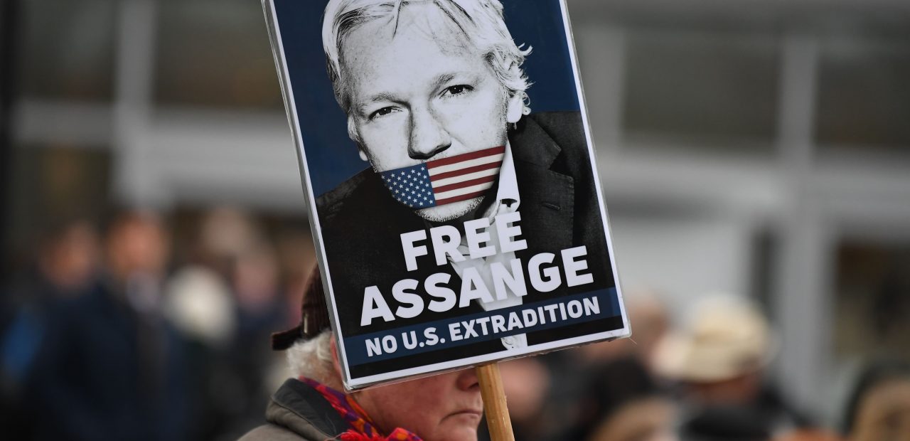 Assange, Snowden, Delgatti: individualismo e coletivismo