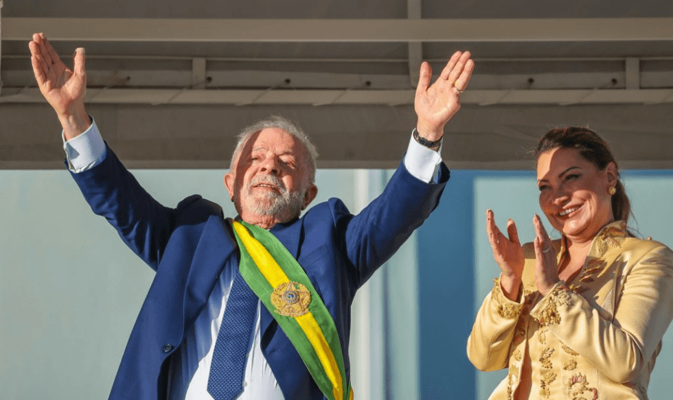 Lula é a ala esquerda da frente ampla
