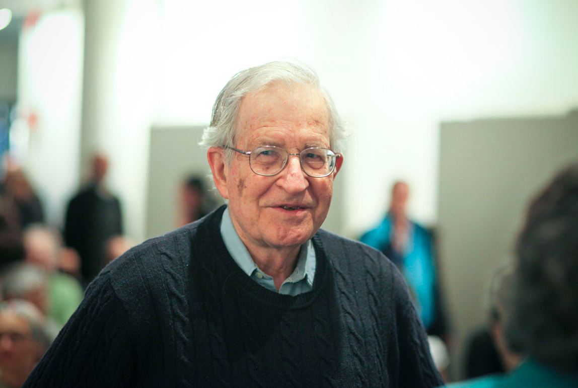 Entrevista | Noam Chomsky: O significado da tentativa de golpe no Brasil
