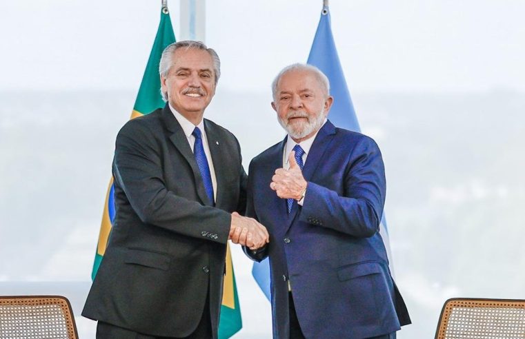 Lula volta a defender moeda comum para América do Sul em visita de Fernández