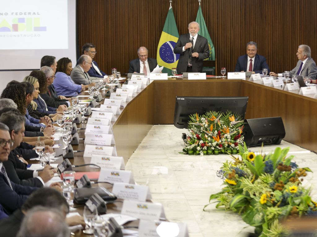 Lula aos ministros: “Parem de planejar e comecem a concretizar ações”