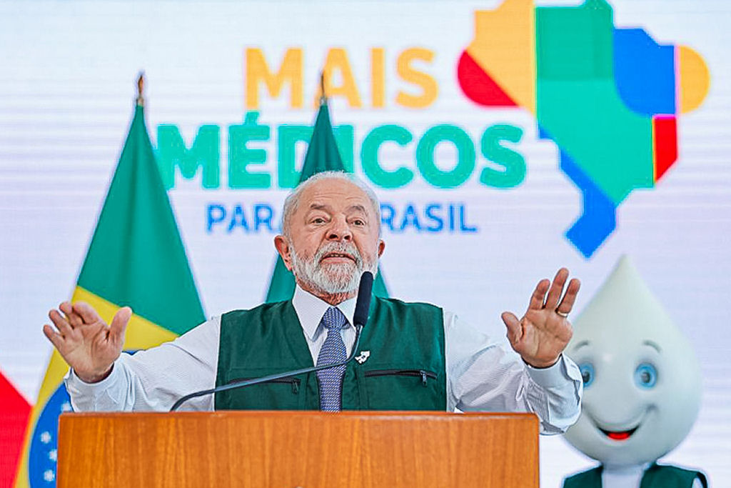 Lula sanciona novo Mais Médicos e garante: “agora, veio para ficar”