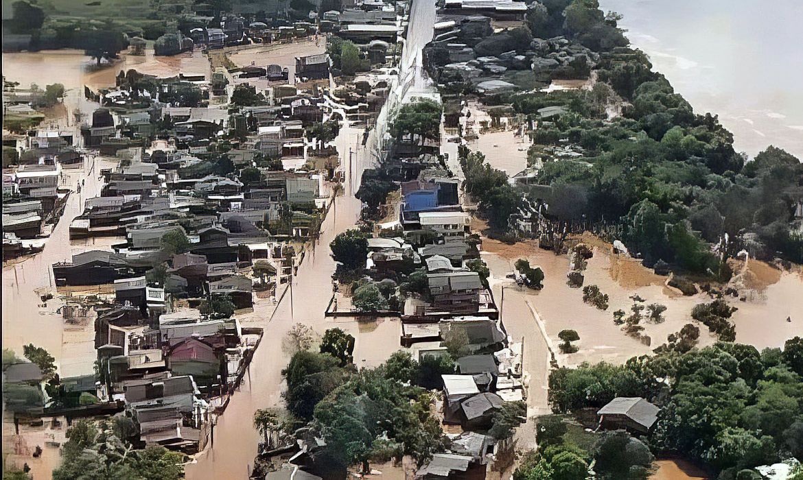 Alckmin anuncia auxílio emergencial para cidades atingidas por ciclone no RS