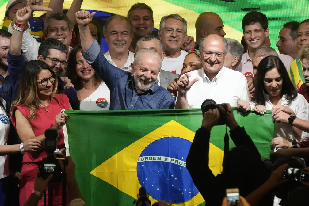 Jornal argentino destaca realizações de Lula um ano após vitória nas eleições