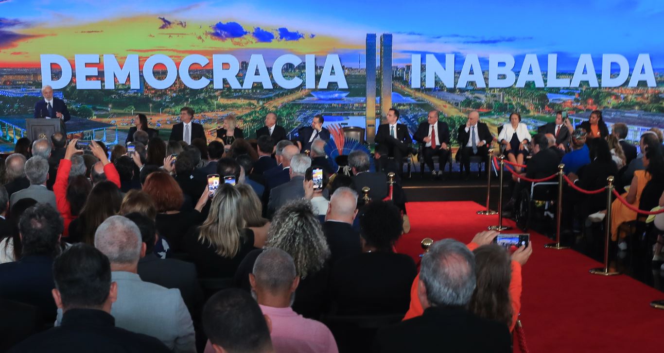 Lula ao WP: “Um governo que melhora vidas é a melhor resposta aos extremistas”