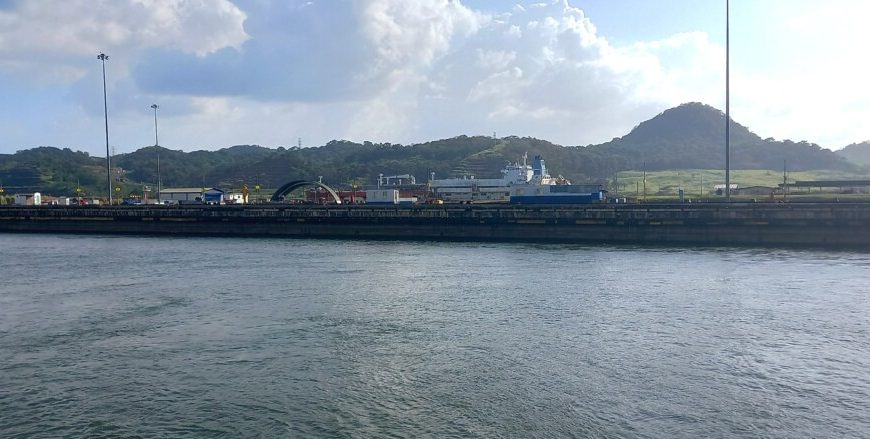 Seca estreita o Canal do Panamá
