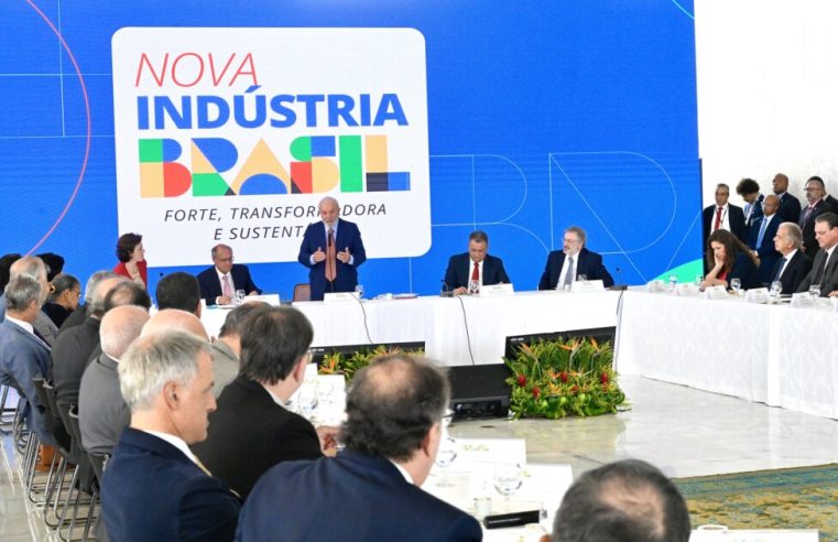 Brasil tenta recuperar a indústria com inovação e polêmicas