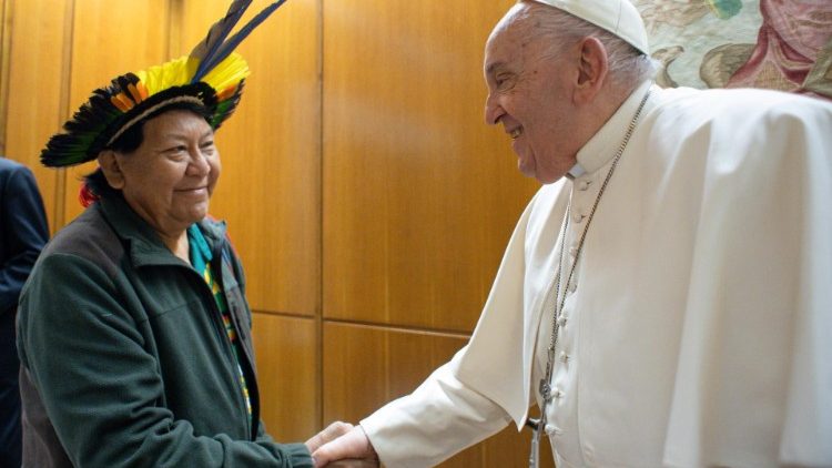 ‘Pedi ao Papa ajuda para retirar garimpeiros ilegais das terras do meu povo’, diz líder Yanomami