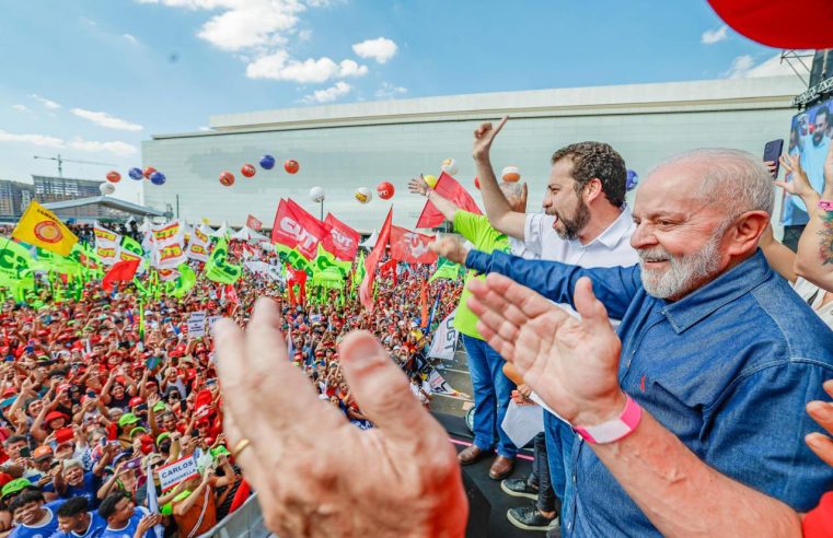 No Dia do Trabalhador, Lula assina isenção do IR para até dois salários mínimos e promete “mais conquistas de direitos”