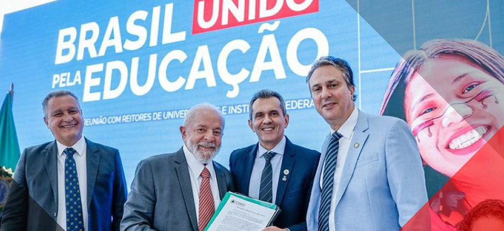 Lula anuncia R$ 5,5 bi para ensino superior e pede fim de paralisação em instituições federais