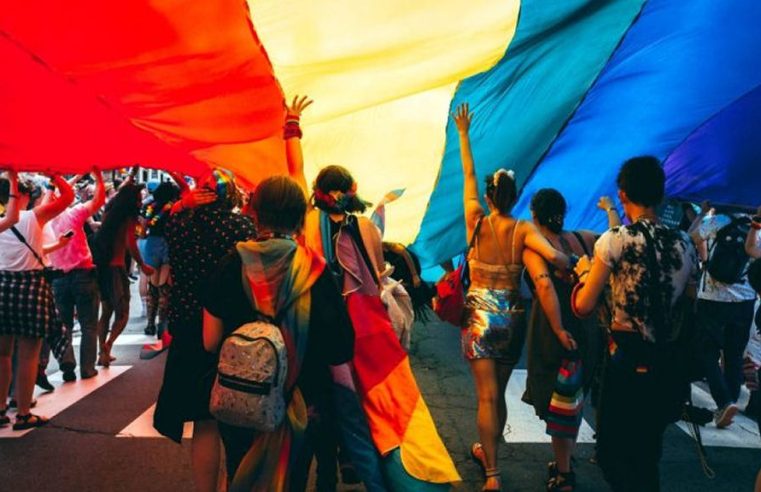 Unidos pelo Orgulho: A luta global por direitos e inclusão LGBTQIA+