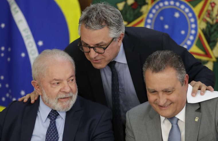 Lula reúne líderes do governo no Congresso; Cármen Lúcia assume TSE