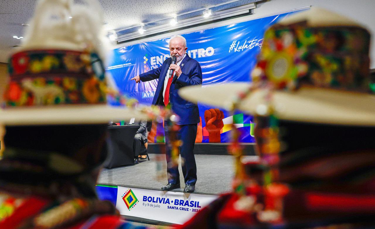 Crítica ao Banco Central impulsiona aprovação de Lula ao maior nível neste ano