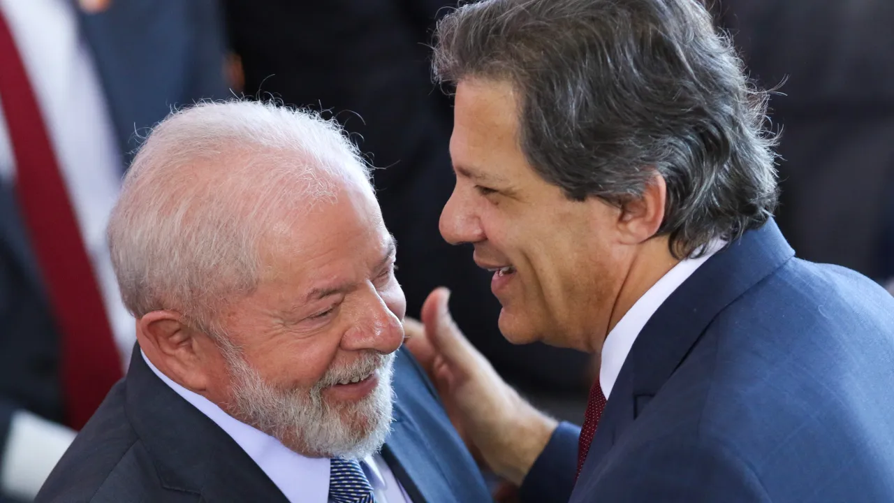 Lula reafirma compromisso com responsabilidade fiscal e dólar cai