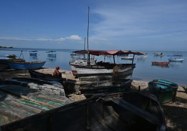 Moradores do litoral de Cuba atenuam os efeitos da mudança climática