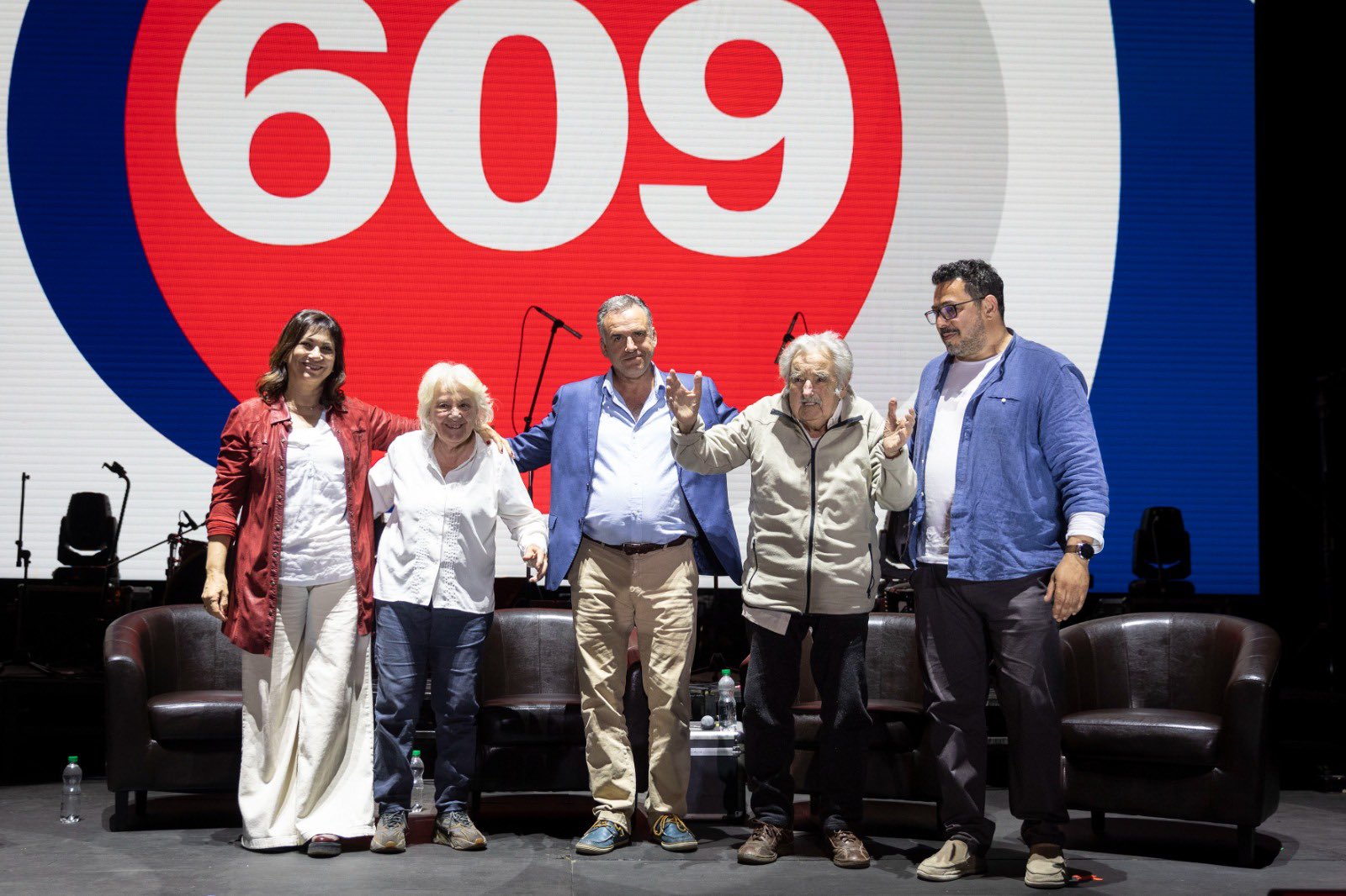 Candidato apoiado por Mujica tem chance de levar Presidência do Uruguai no 1.o turno